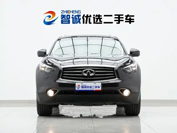 Infiniti QX70 2015