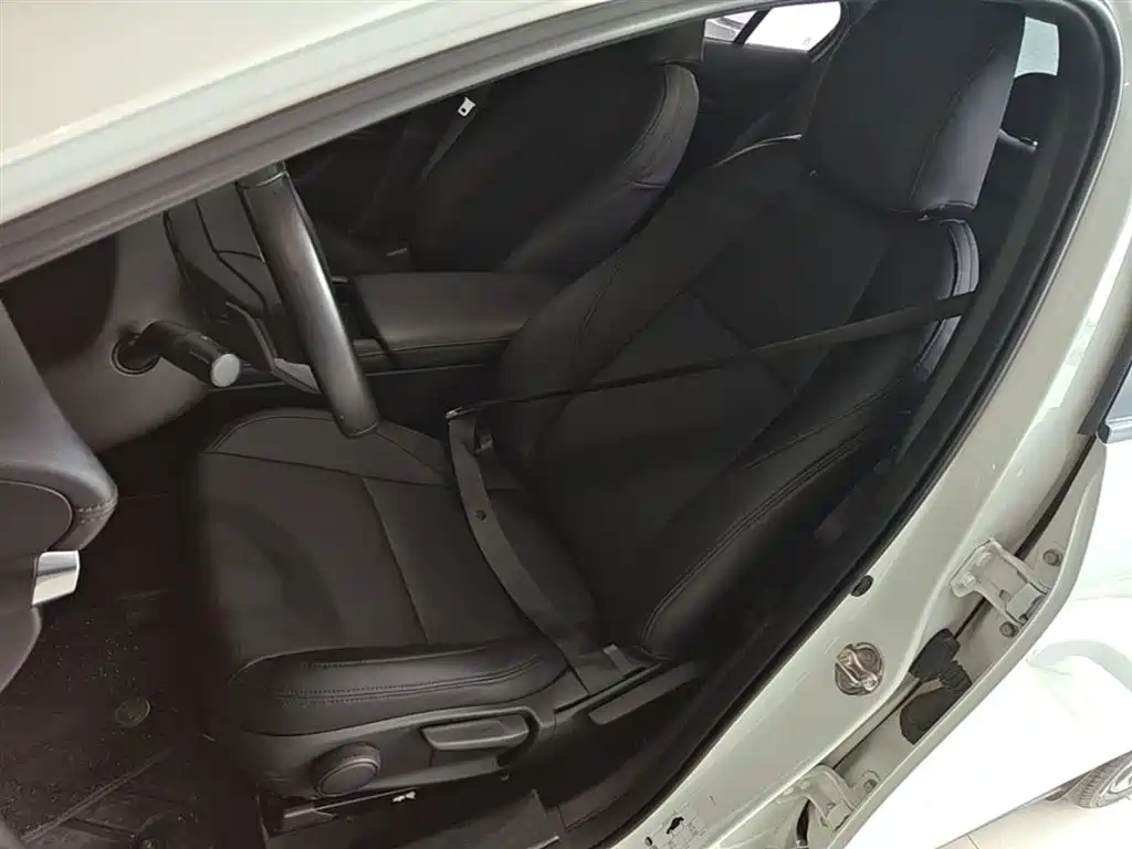 Mazda 3 Axela 2021 — фото 15