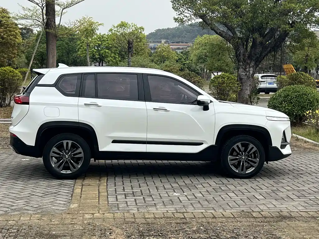 Baojun RS-5 2019 — фото 16
