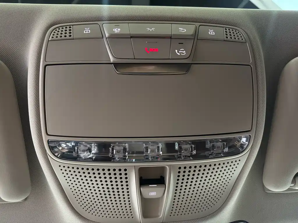 Mercedes-Benz E-Class 2023 — фото 15