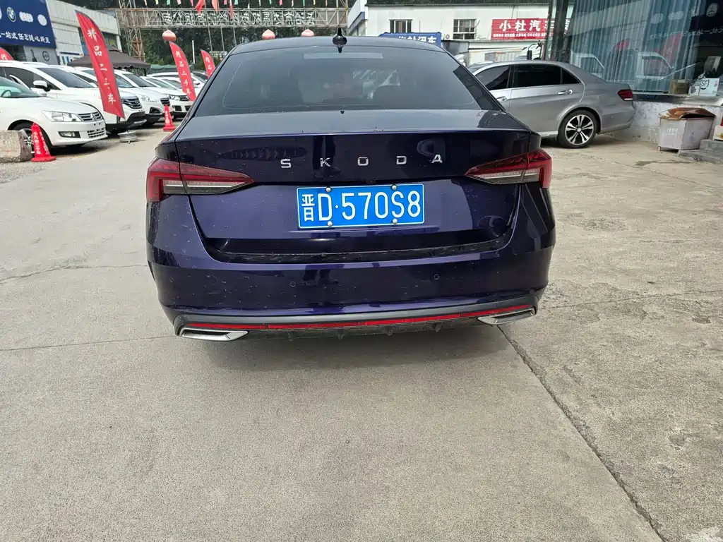 Skoda Octavia 2022 — фото 11