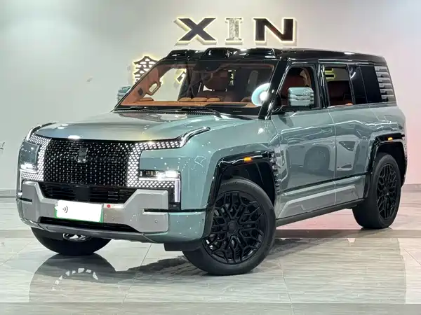 Yangwang U8 2024