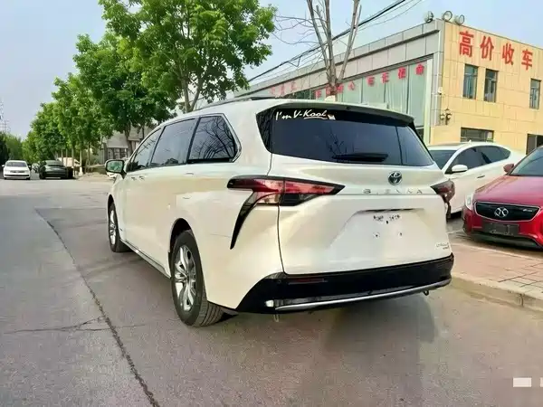 Toyota Sienna 2022