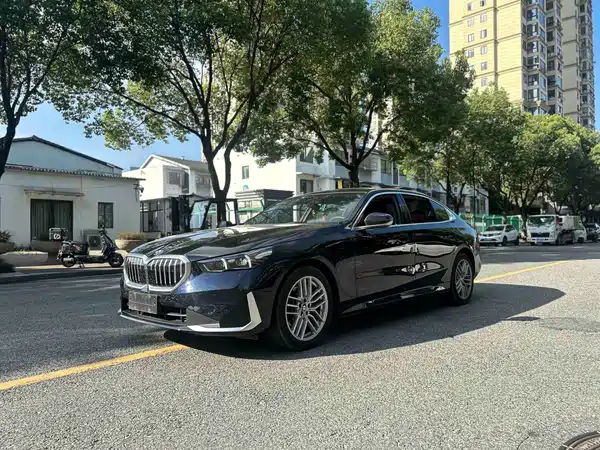 BMW 5 Series 2025