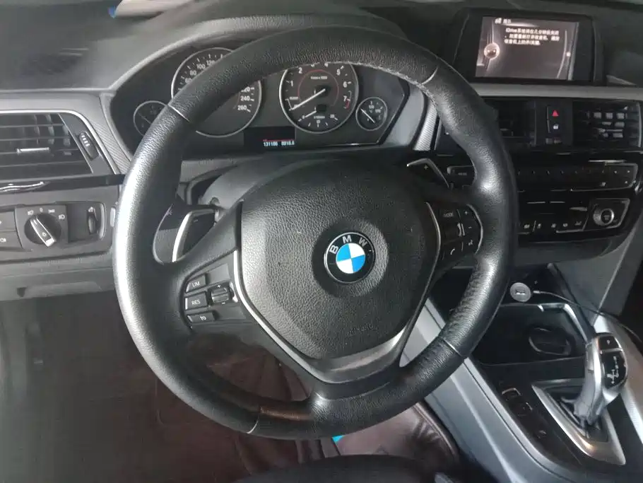 BMW 3 Series 2017 — фото 15