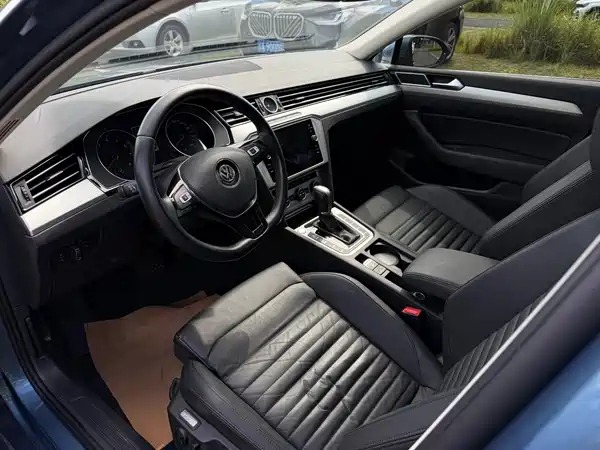 Volkswagen Viloran 2017