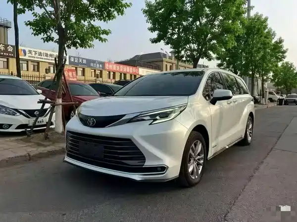 Toyota Sienna 2022