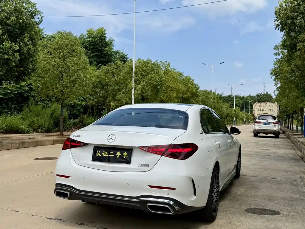 Mercedes-Benz C-Class 2024