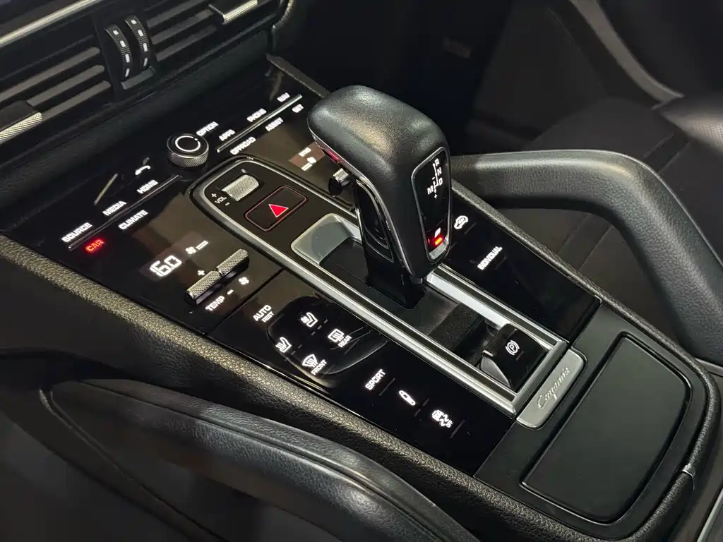 Porsche Cayenne 2018 — фото 8