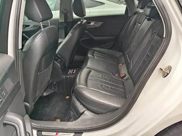 Audi A4L 2018