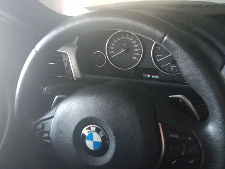 BMW 3 Series 2017 — фото 13
