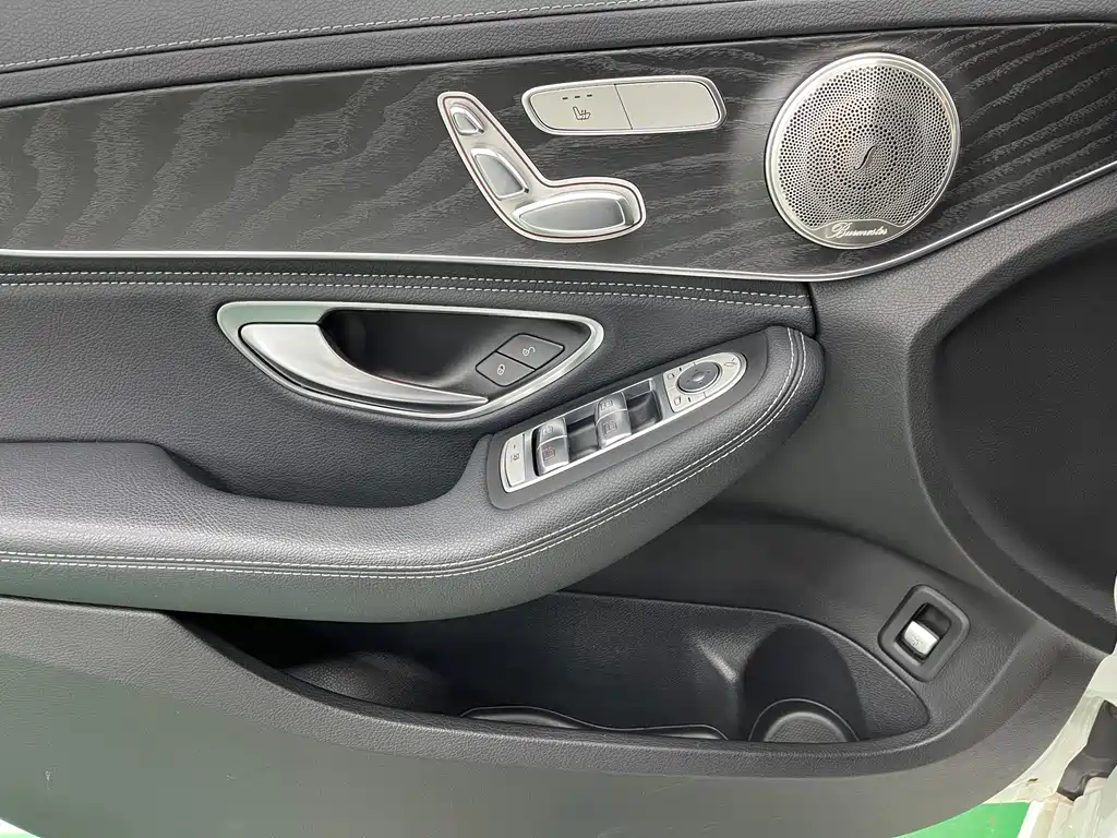 Mercedes-Benz C-Class 2018 — фото 19