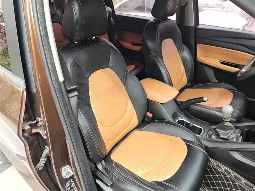 Wuling Hongguang S3 2018 — фото 25