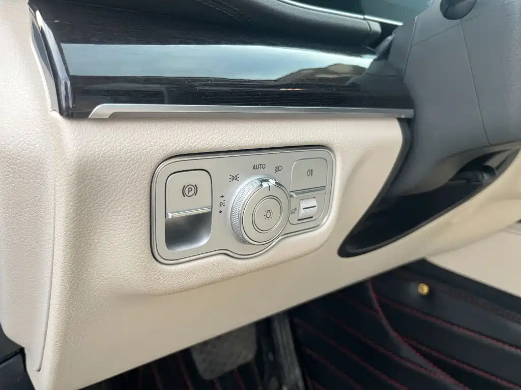 Mercedes-Benz GLE 2019 — фото 12