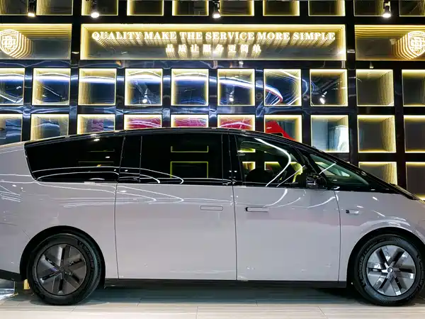 Li Auto MEGA 2024