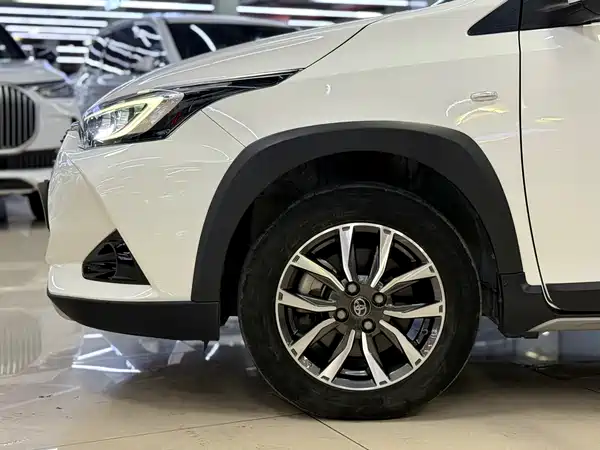 Toyota Yaris L 2021