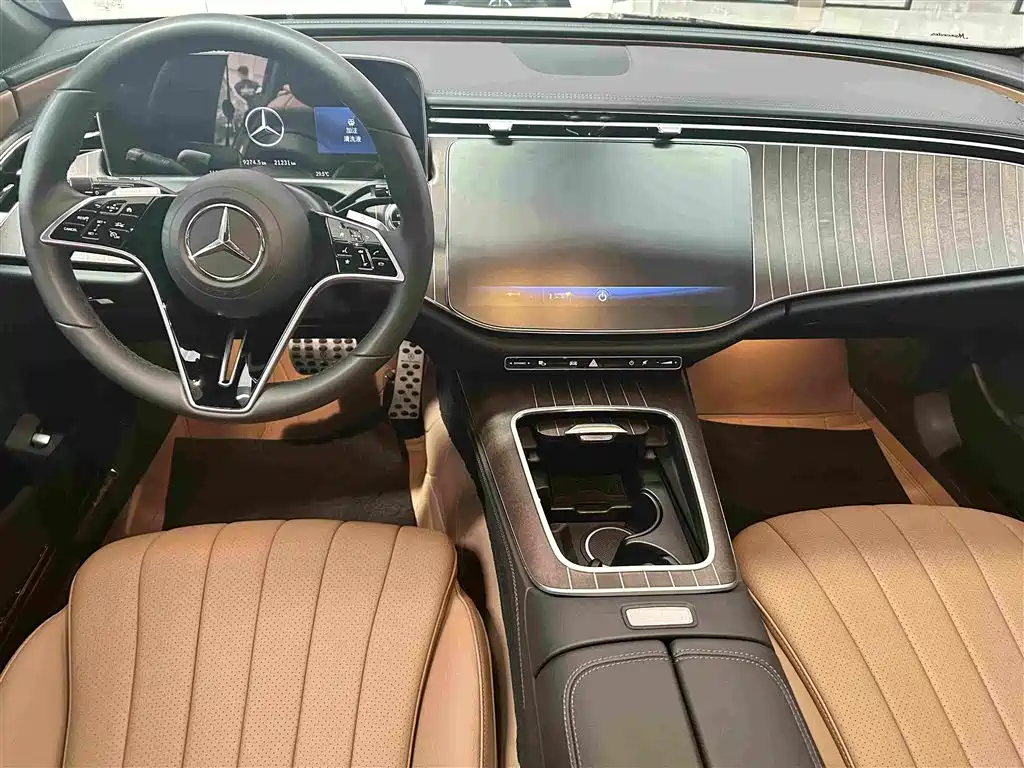 Mercedes-Benz E-Class 2025 — фото 13