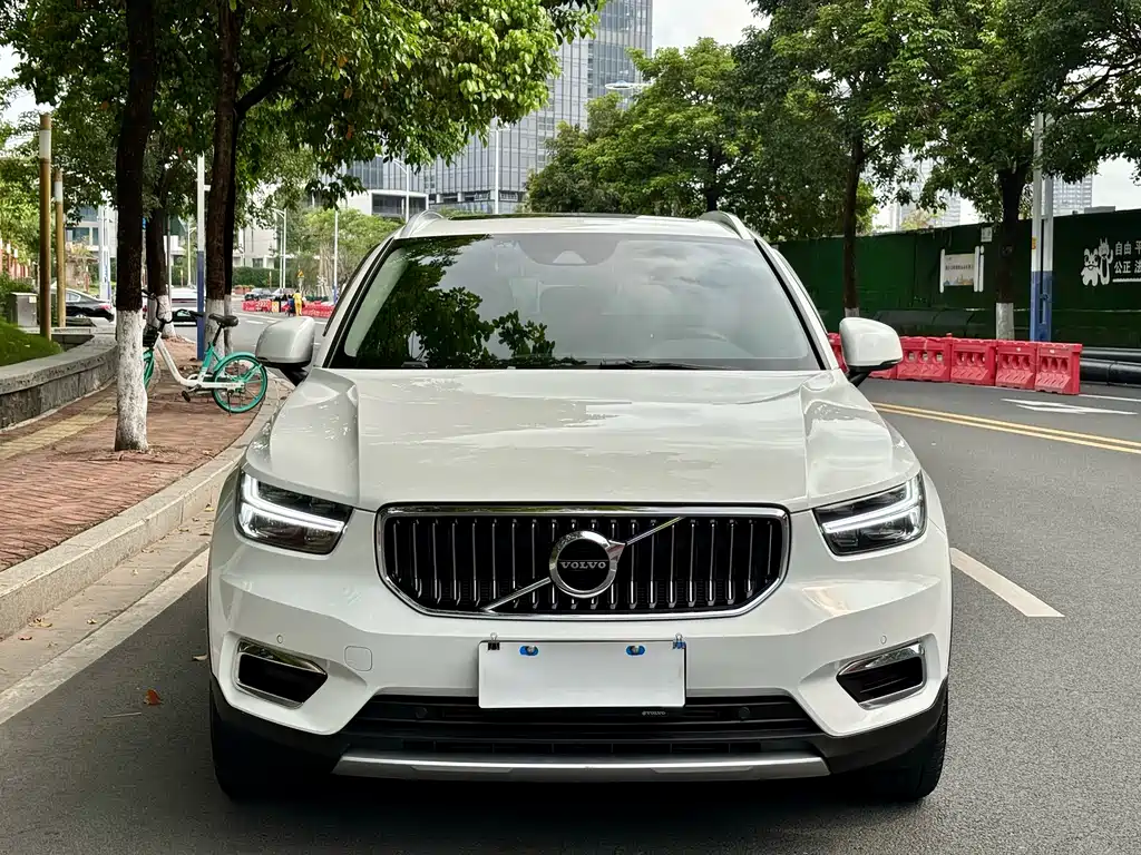 Volvo XC40 2021 — фото 3
