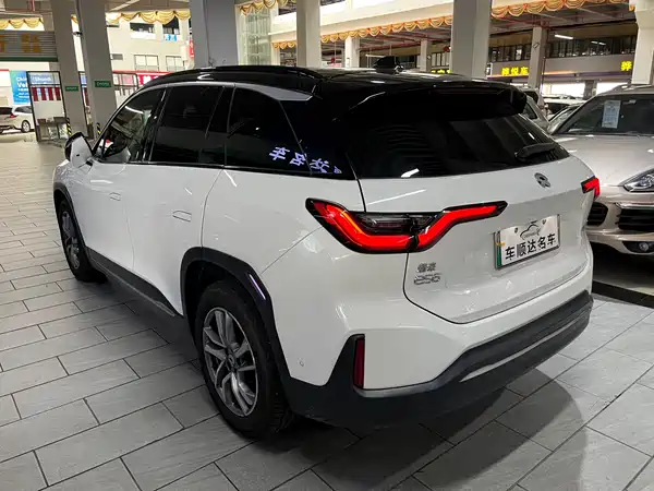 NIO ES6 2021
