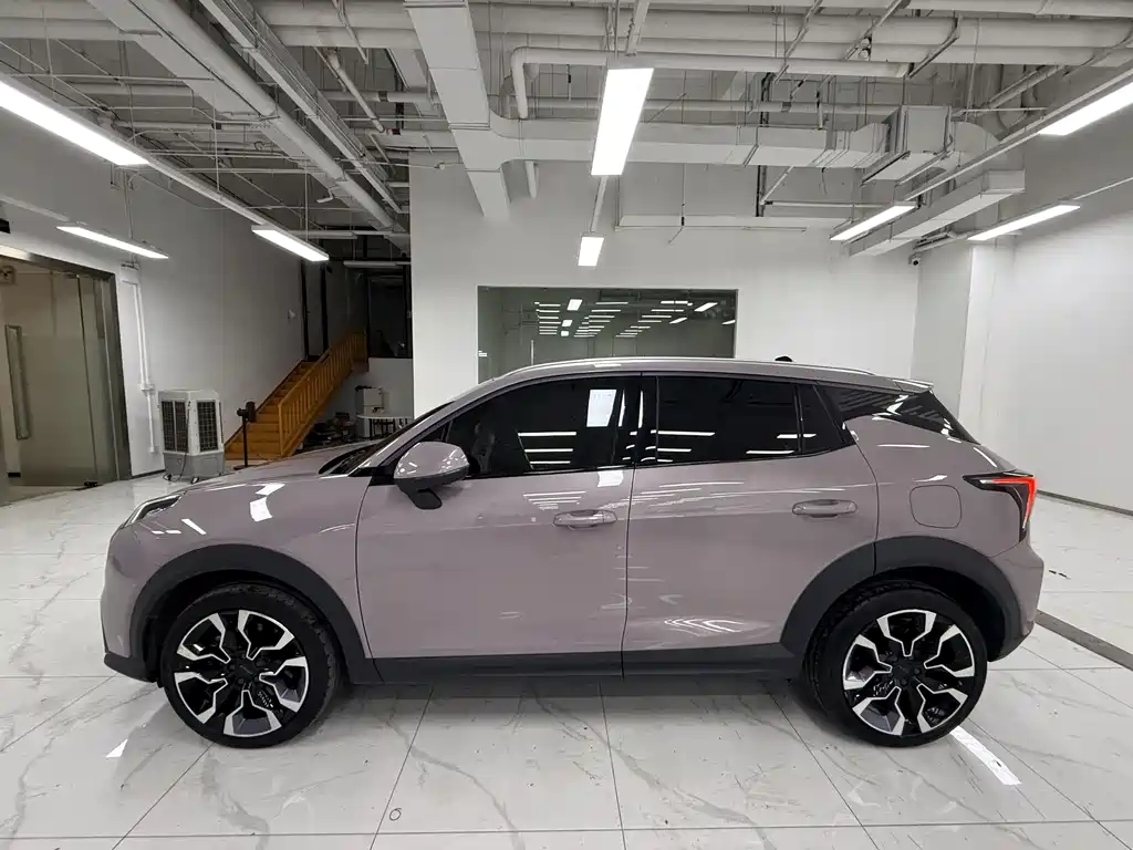 Lynk & Co 06 EM-P 2023 — фото 3