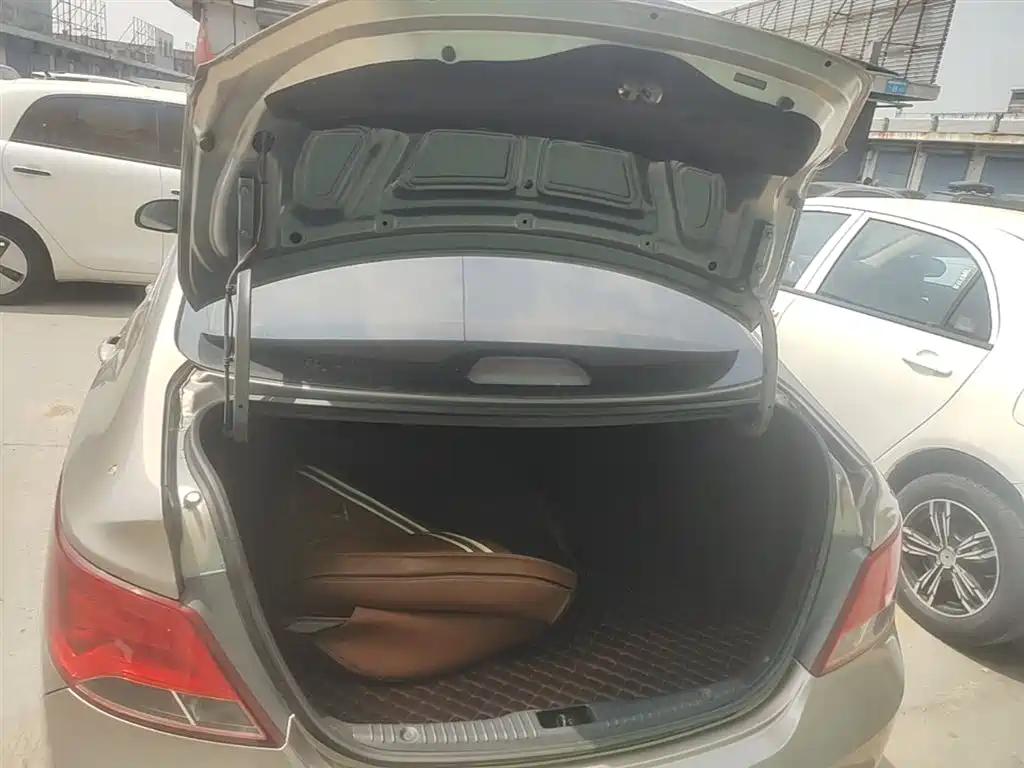 Hyundai Verna 2017 — фото 19