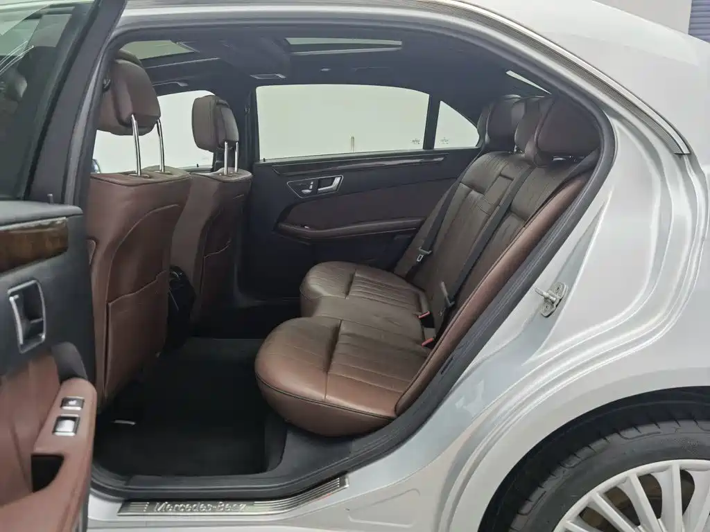 Mercedes-Benz E-Class 2015 — фото 15