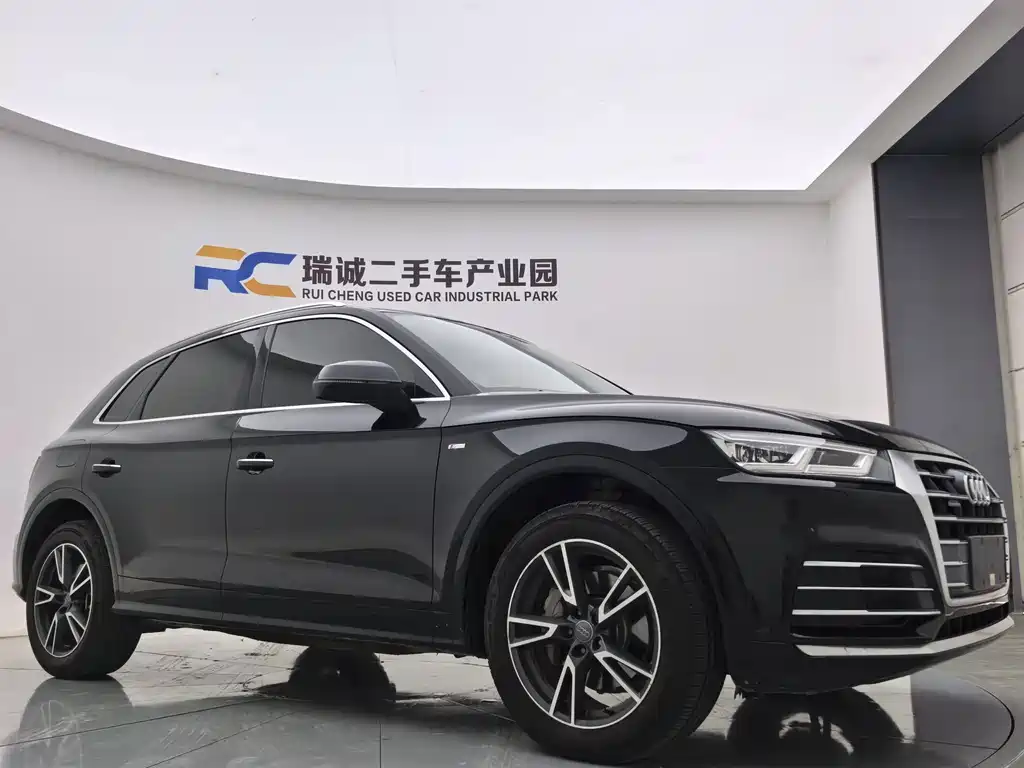 Audi Q5L 2020 — фото 2