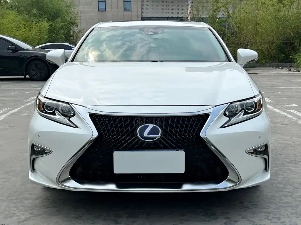 Lexus ES 2016 — фото 2