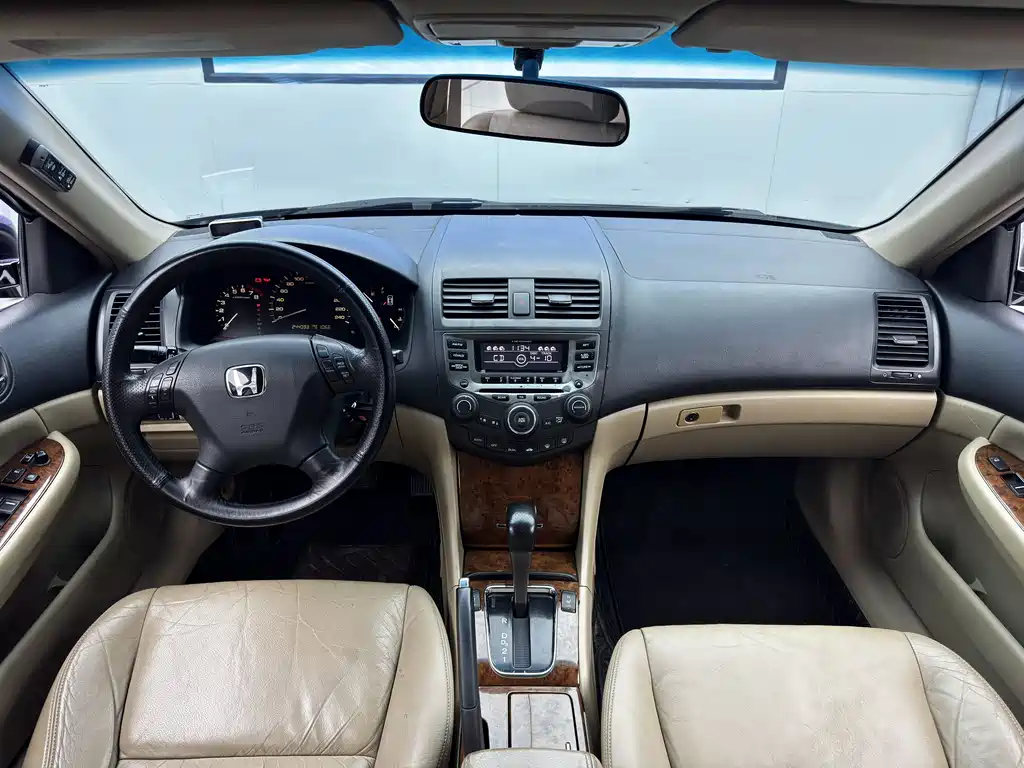 Honda Accord 2007 — фото 10