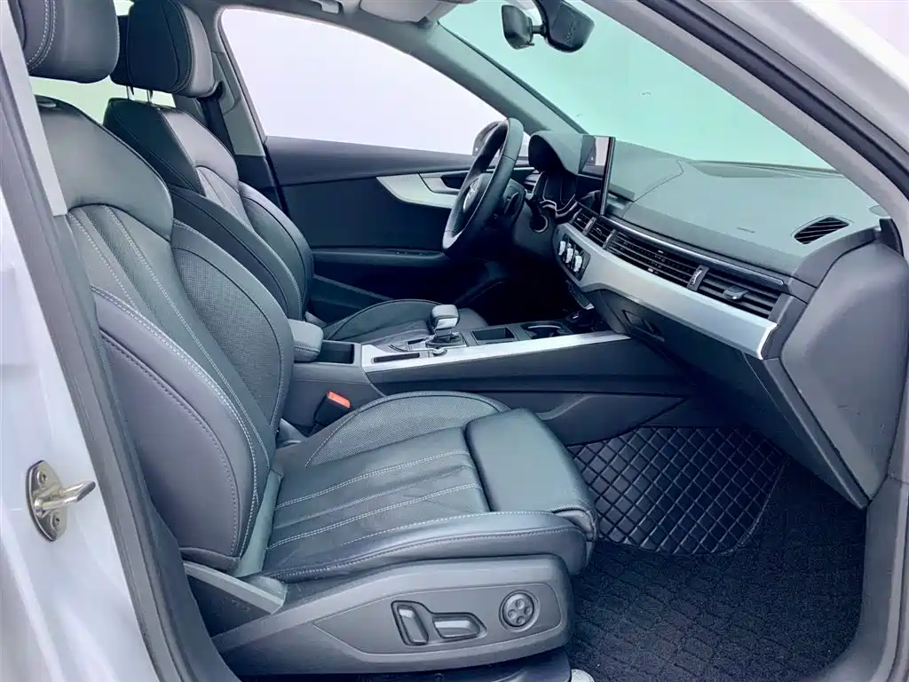 Audi A4L 2023 — фото 11