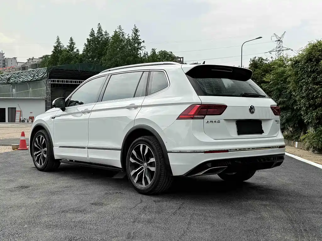 Volkswagen Tiguan L 2020 — фото 6