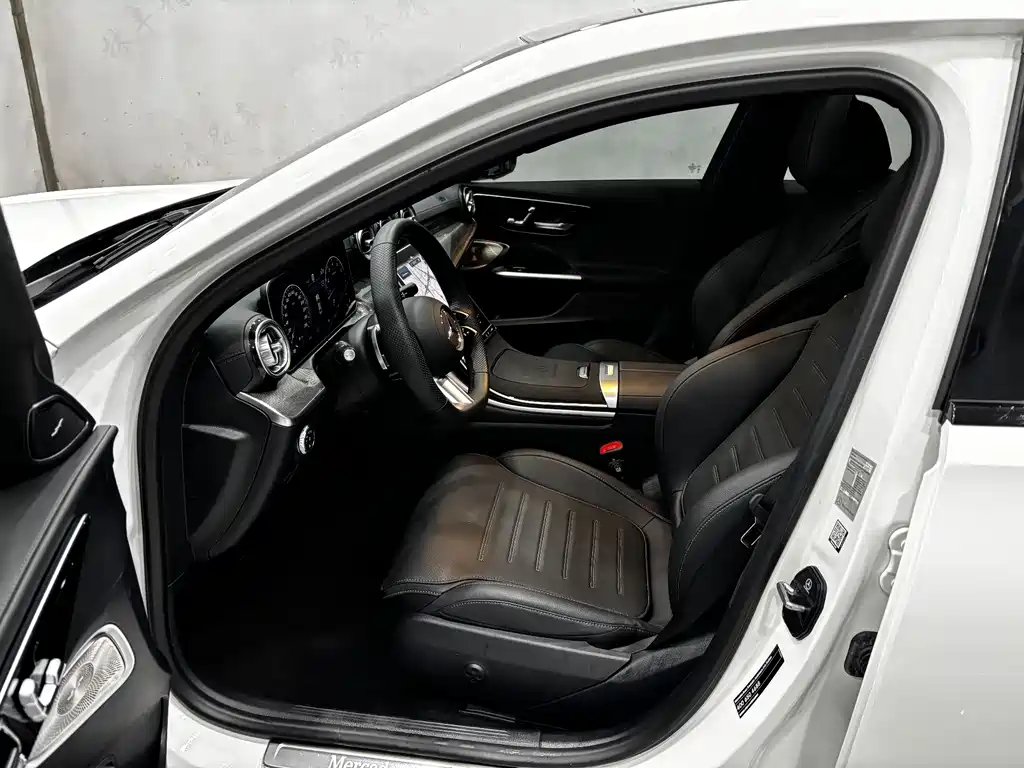 Mercedes-Benz C-Class 2024 — фото 13