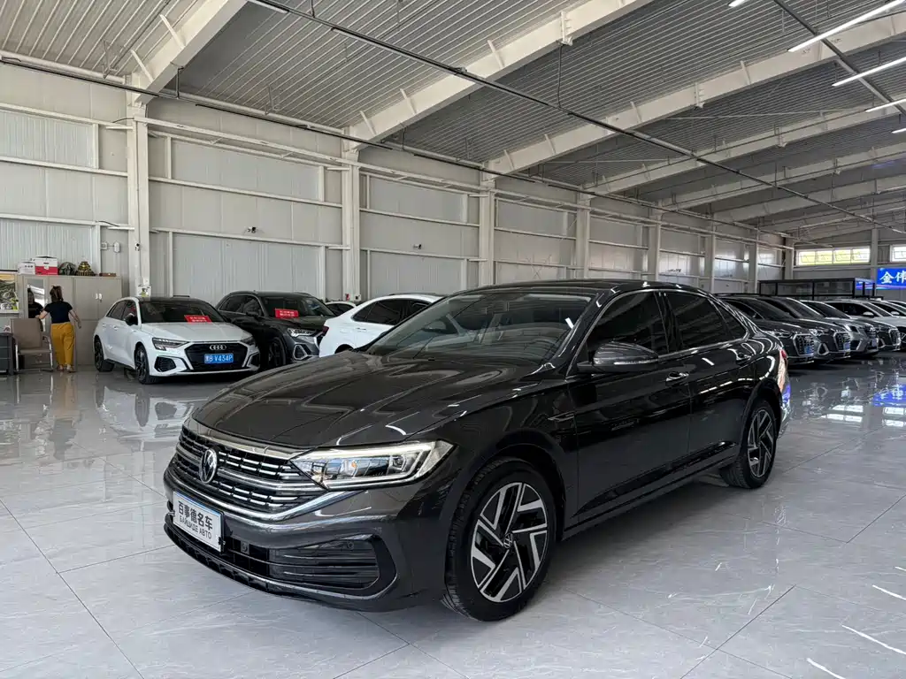 Volkswagen Sagitar 2022