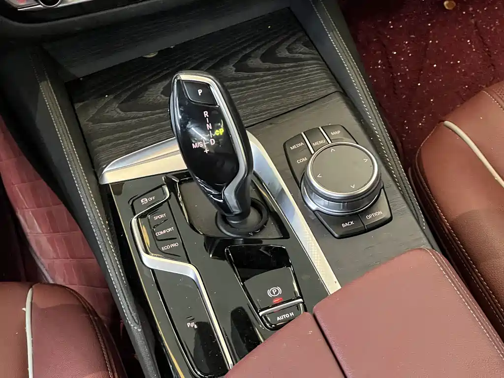 BMW 5 Series 2023 — фото 14