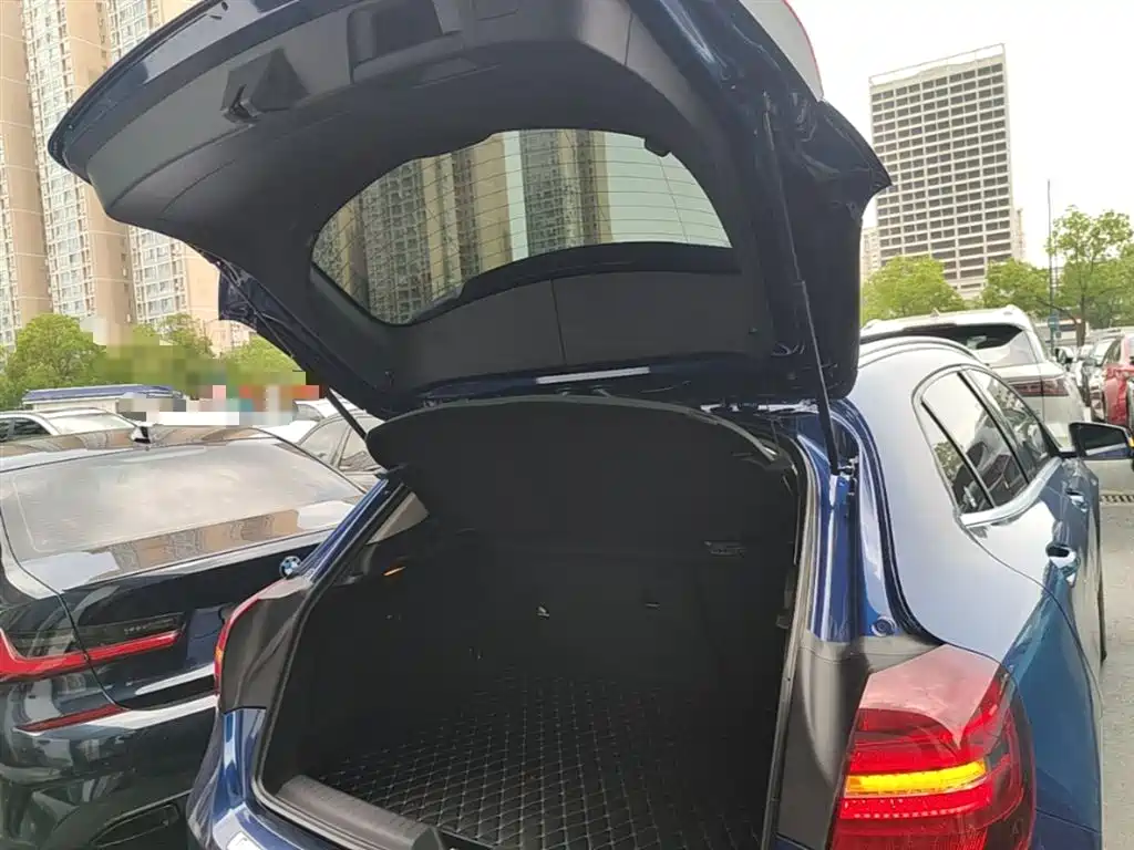 Mercedes-Benz GLA 2018 — фото 19