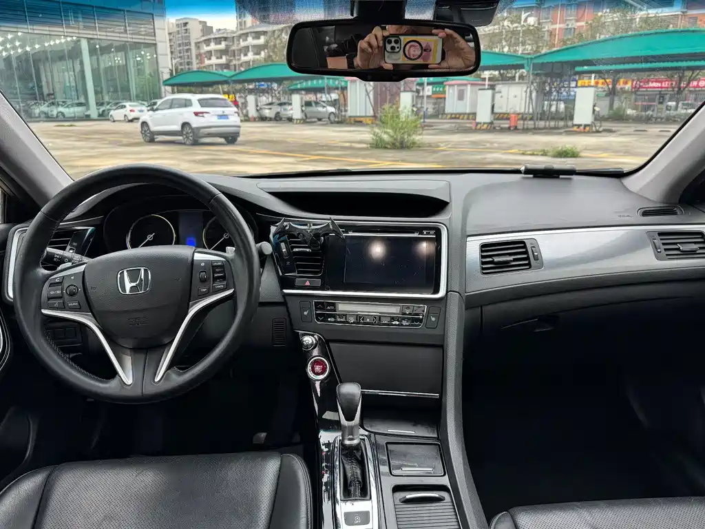 Honda Spirior 2017 — фото 5