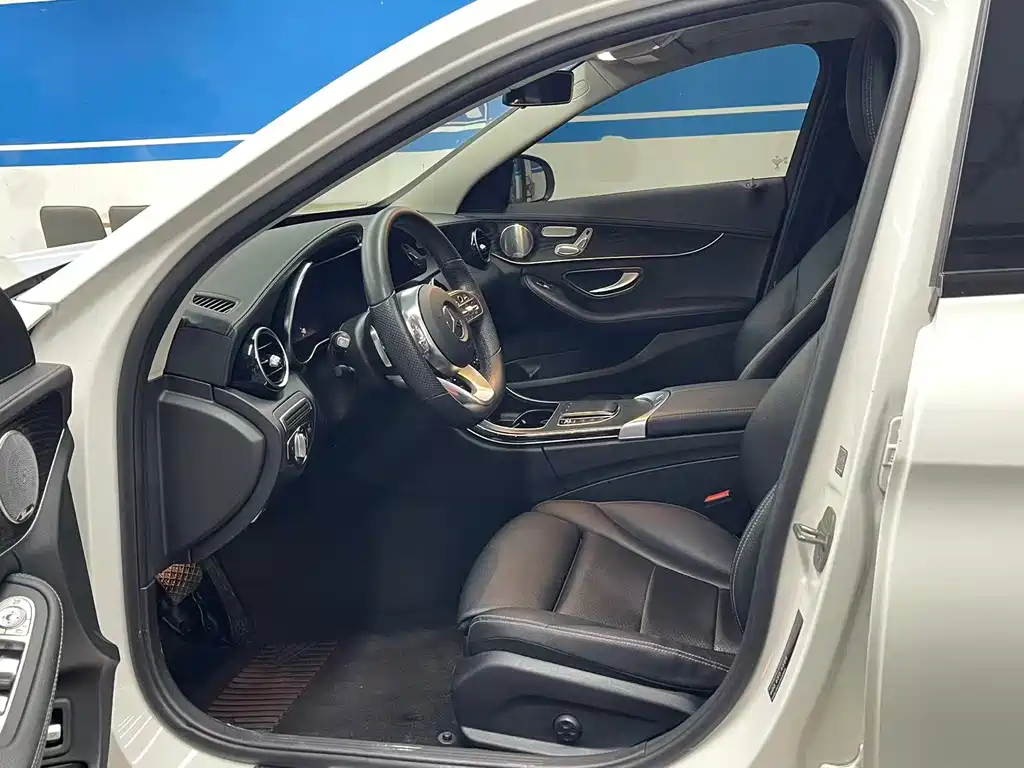 Mercedes-Benz C-Class 2021