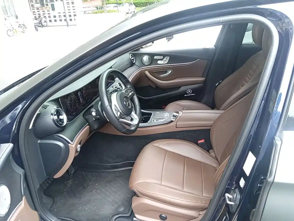 Mercedes-Benz E-Class 2020 — фото 15