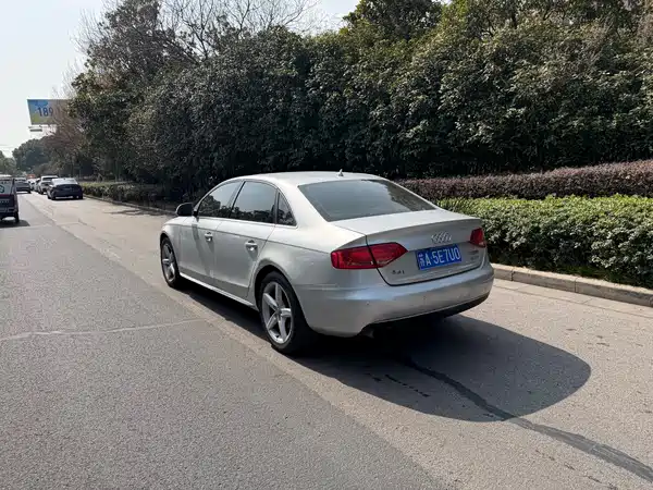 Audi A4L 2012