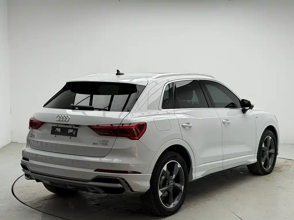 Audi Q3 2023 — фото 2