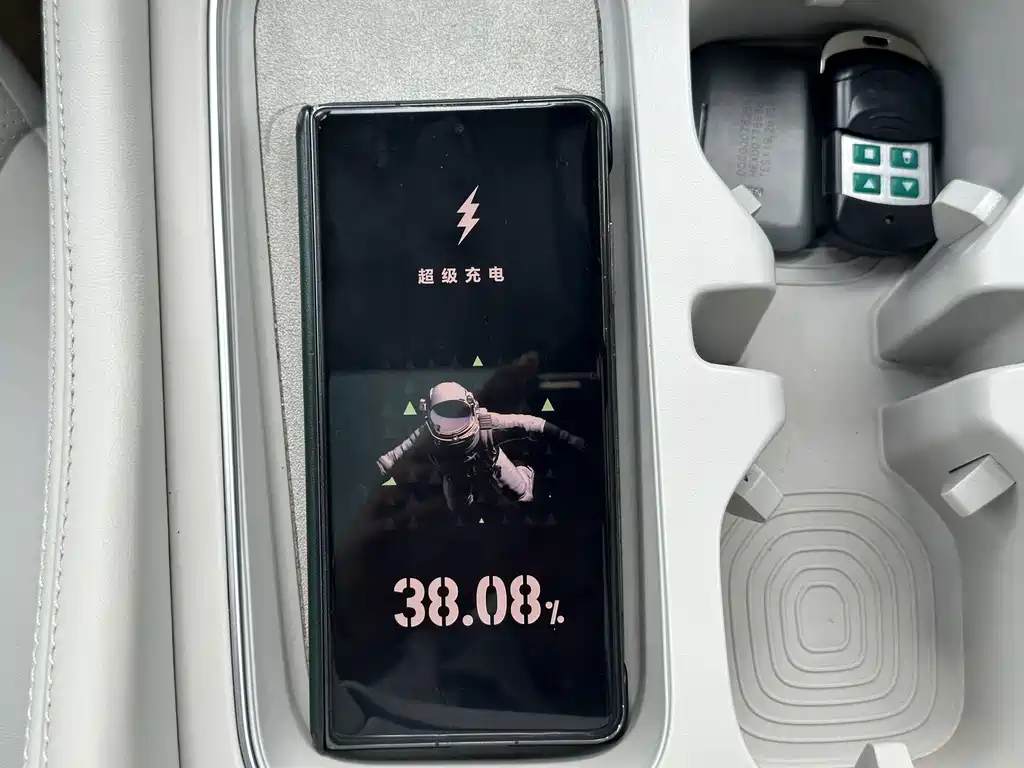 Roewe iMAX8 New Energy 2024 — фото 20