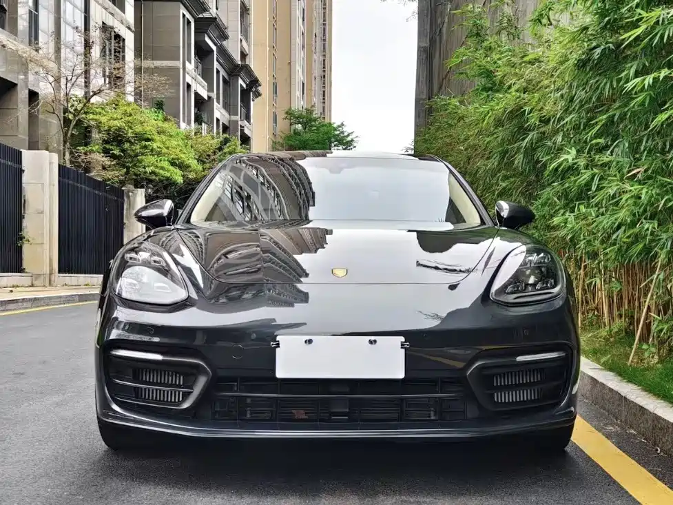 Porsche Panamera 2021 — фото 1