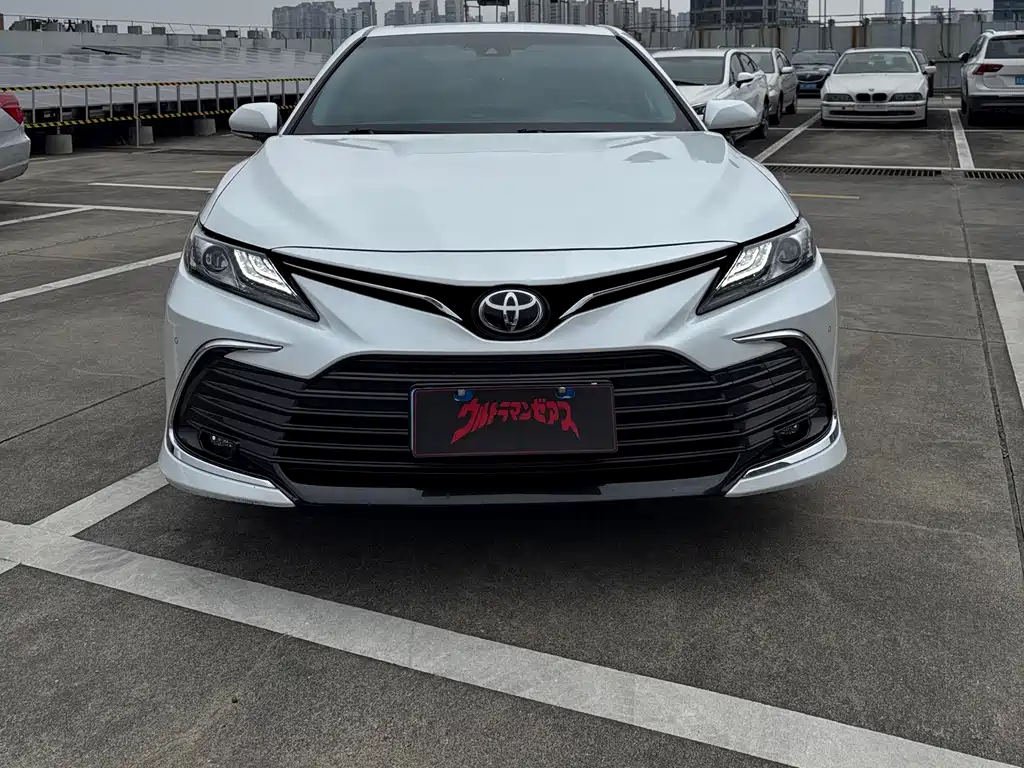 Toyota Camry 2021 — фото 2
