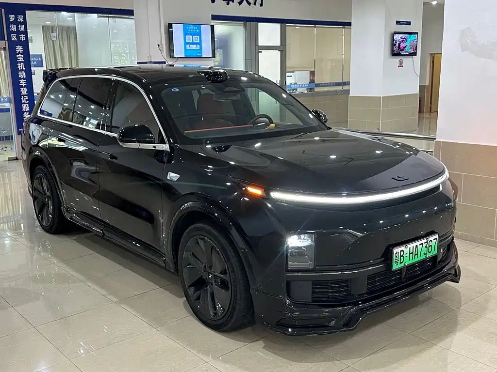 Li Auto Li L9 2025
