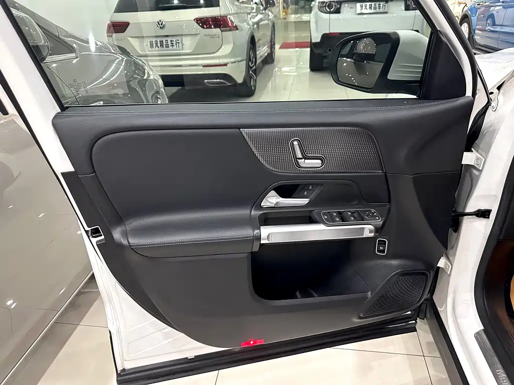 Mercedes-Benz GLB 2020 — фото 15