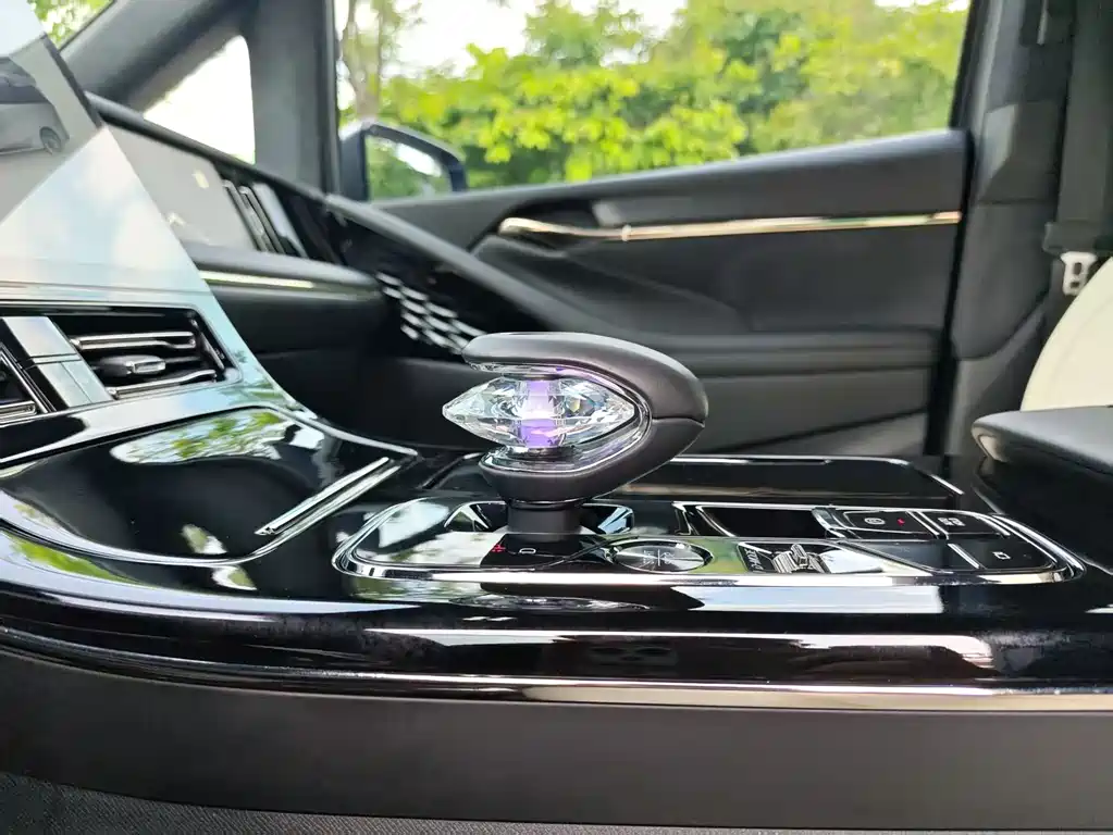 GAC Motor Trumpchi M8 2023 — фото 18