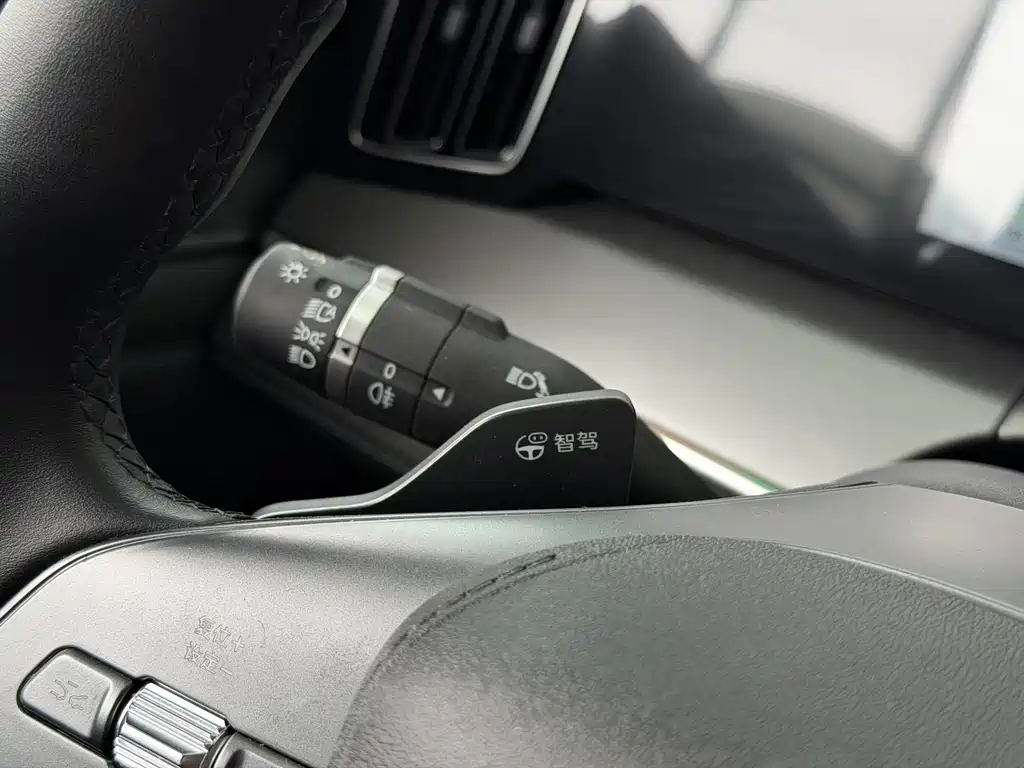 BYD L DM-i 2026 — фото 27