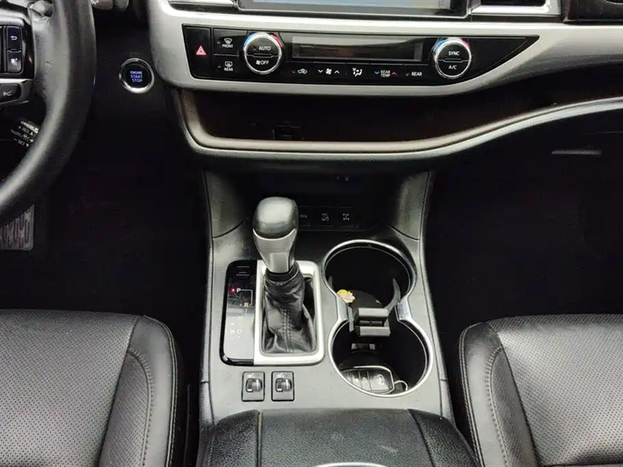 Toyota Highlander 2018 — фото 16