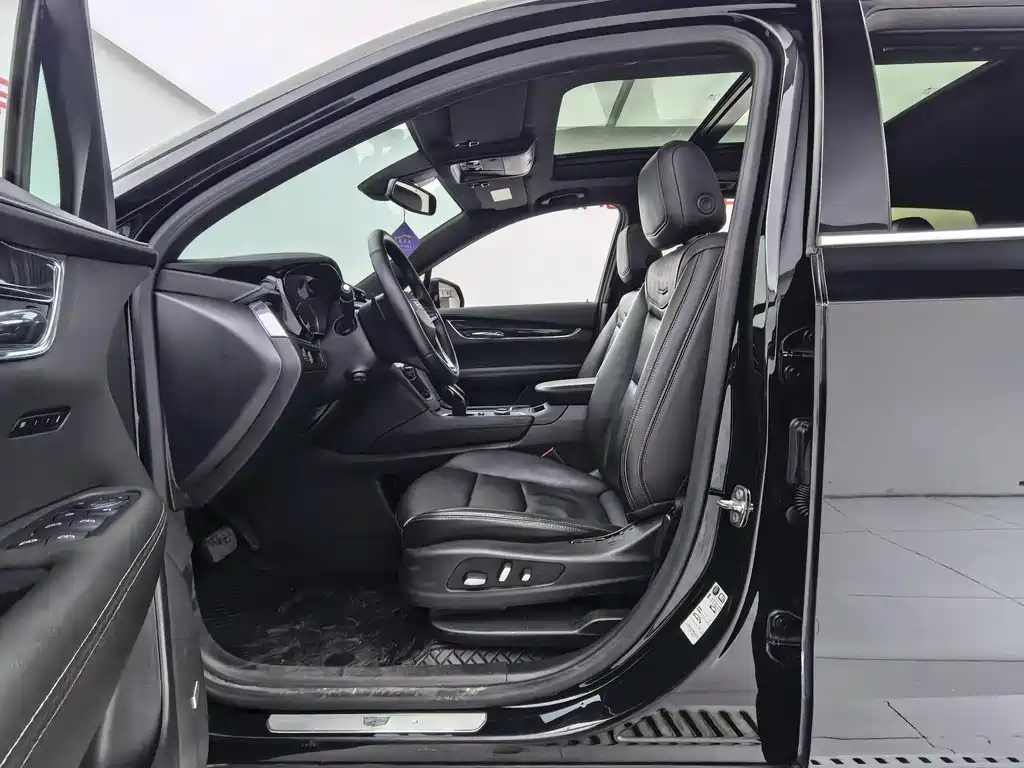 Cadillac XT6 2021 — фото 17