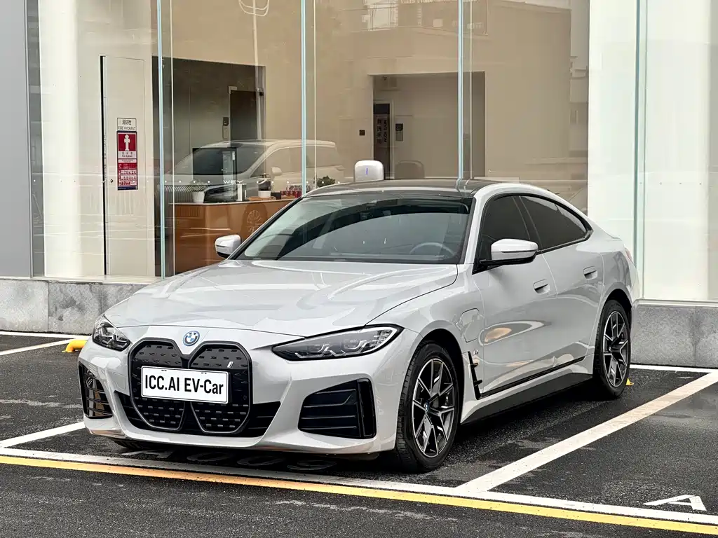 BMW i4 2025